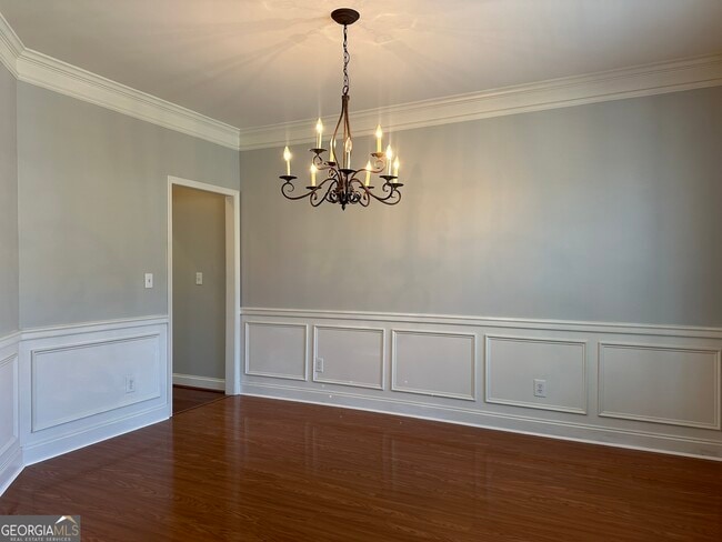 Building Photo - 669 Maple Grove Way