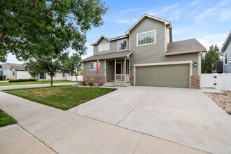 Building Photo - 5 Bed 3.5 Bath Home in Maple Hills Available Now!!