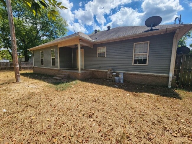 Building Photo - 9 Wilma Ln
