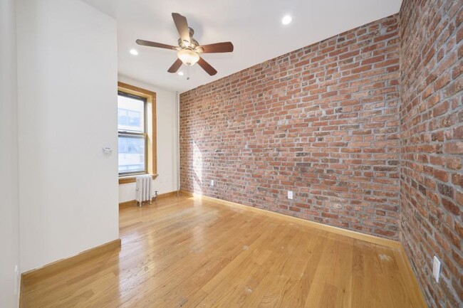 Building Photo - 3 bedroom in New York NY 10040