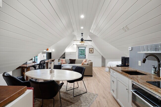 Building Photo - 1358 Briarcliff Rd NE