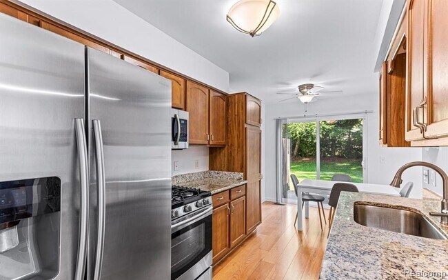 Building Photo - 47086 Auburn Ct