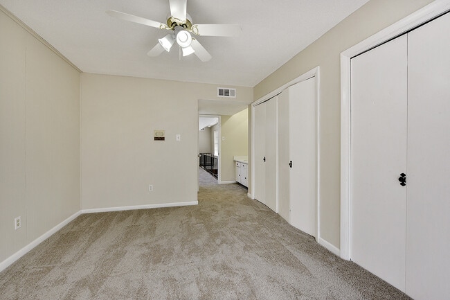 Building Photo - 309-11 Lilac