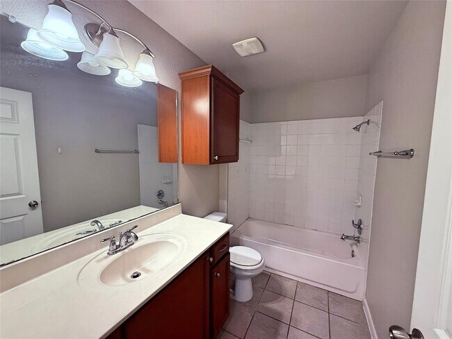 Building Photo - 545 Goddard