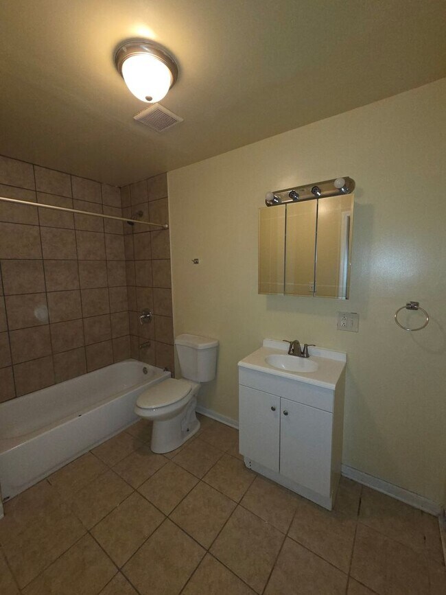 Building Photo - 6669 S Michigan Ave