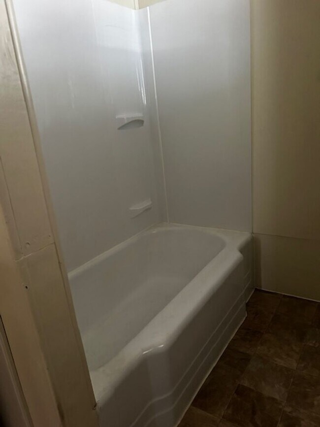 Building Photo - 701 N 11th St