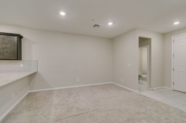 Building Photo - Bright & Spacious 3-Bedroom Home in Inspirada