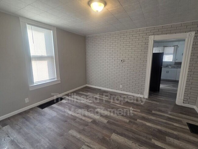 Building Photo - 1024 Roosevelt Ave