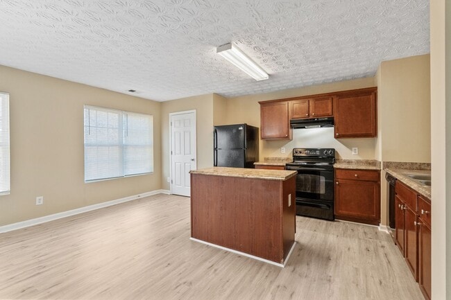 Building Photo - 3 Bedroom Townhome in Stonecrest!