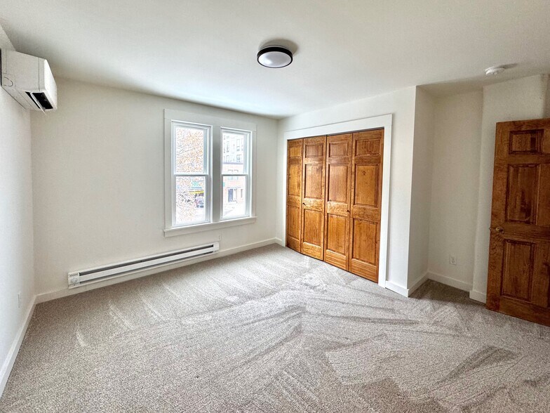 Building Photo - 1546 Selby Ave