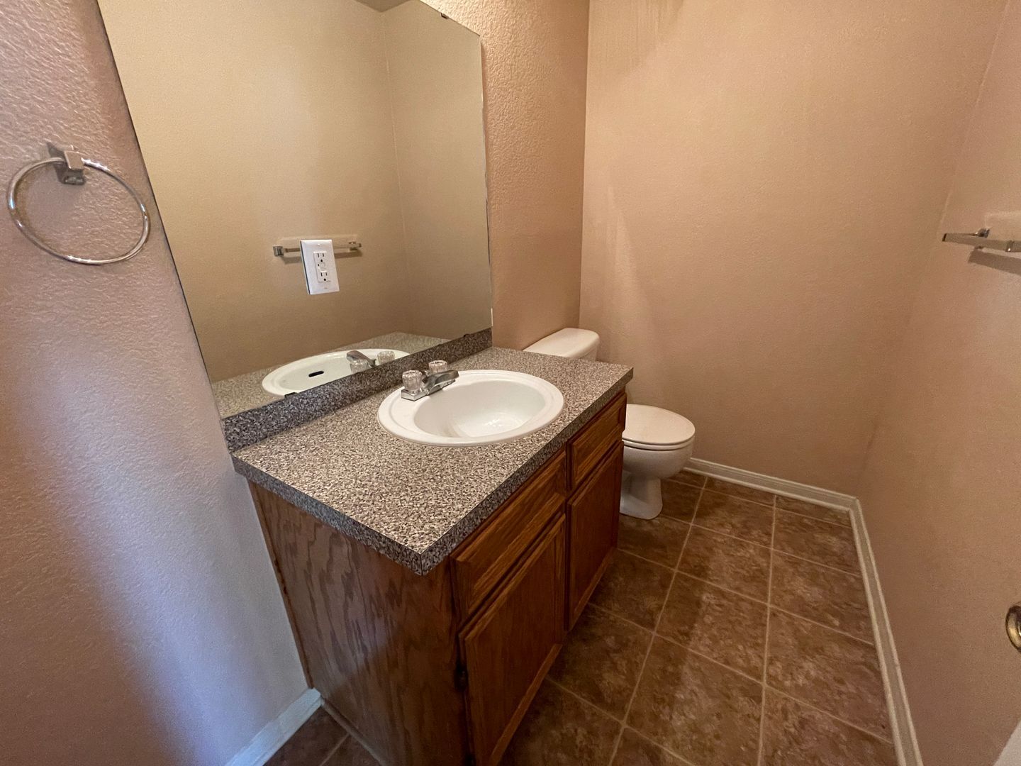 Building Photo - 614 Bermuda St