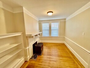 Building Photo - PM0206