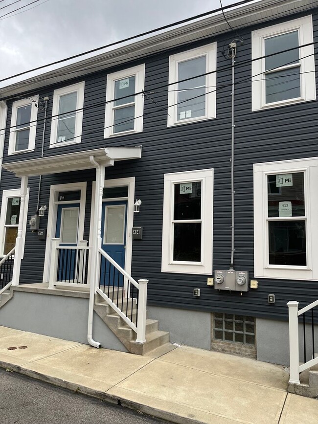 Building Photo - Millvale House