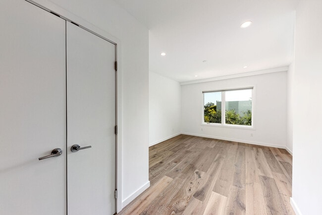 Building Photo - 275 Castro St