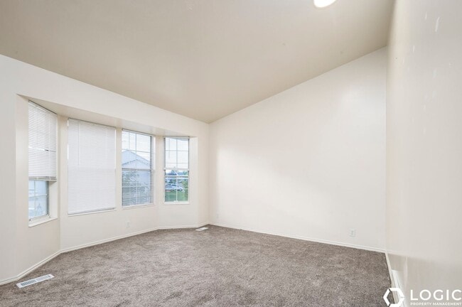 Building Photo - Great Home in Excellent Location!