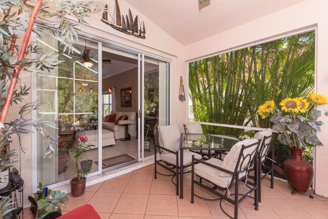 Building Photo - 329 NW Treeline Trce