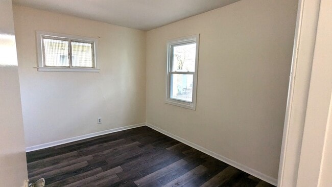 Building Photo - 712 Catherine Ave