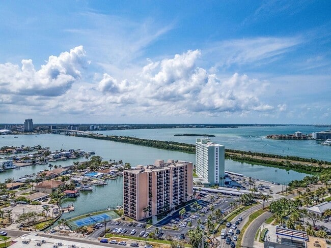 Building Photo - 51 Island Way