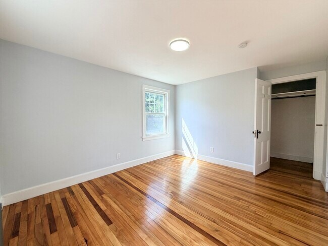Building Photo - 25 Brookside Rd