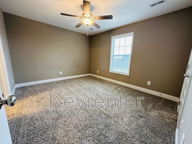 Building Photo - 8025 Poplar Grv Ln