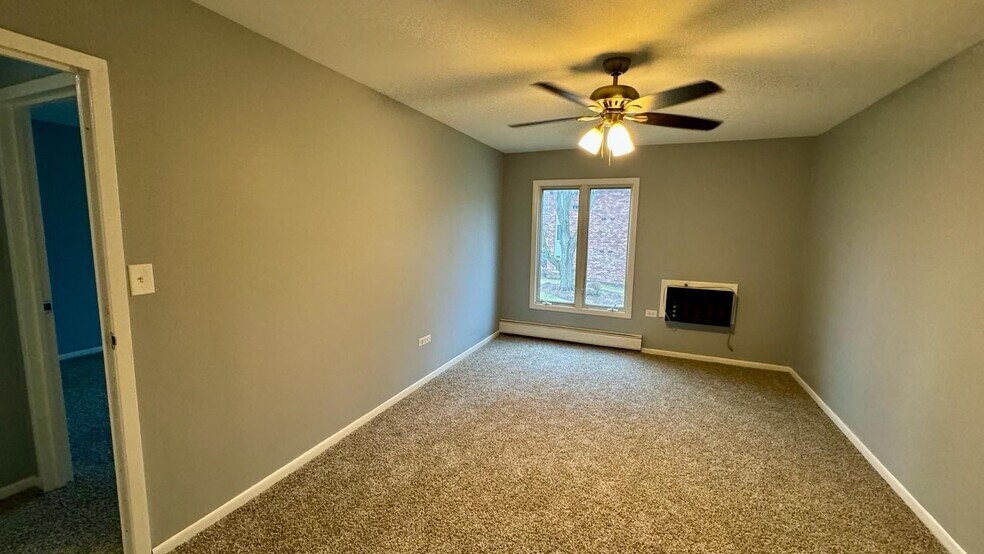 Building Photo - 1041 W Ogden Ave