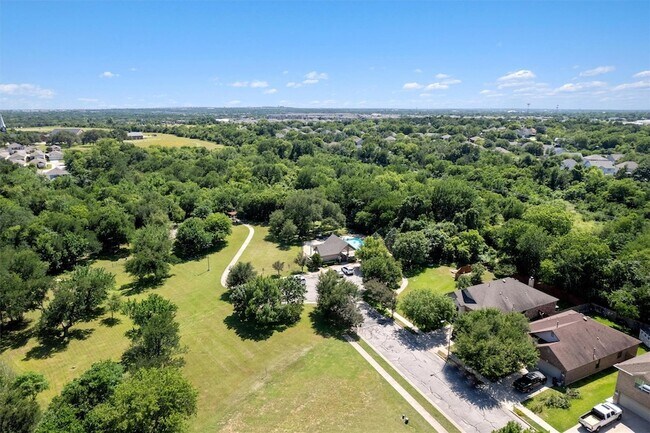 Building Photo - 1049 Regency Ln