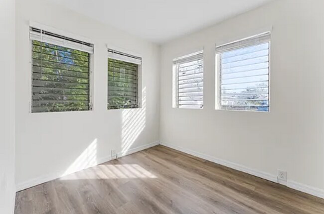 Building Photo - 1430 16th St W