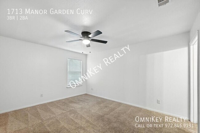 Building Photo - 1713 Manor Garden Curve