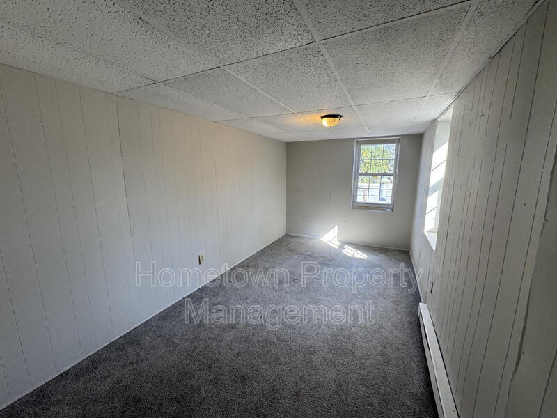 Building Photo - 663 E Market St