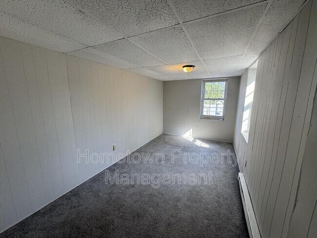 Building Photo - 663 E Market St