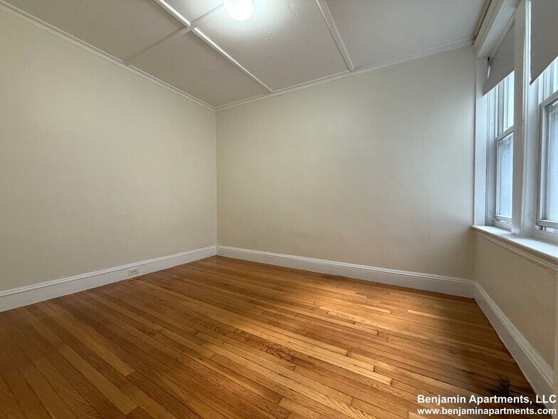 Primary Photo - 1255 Boylston St