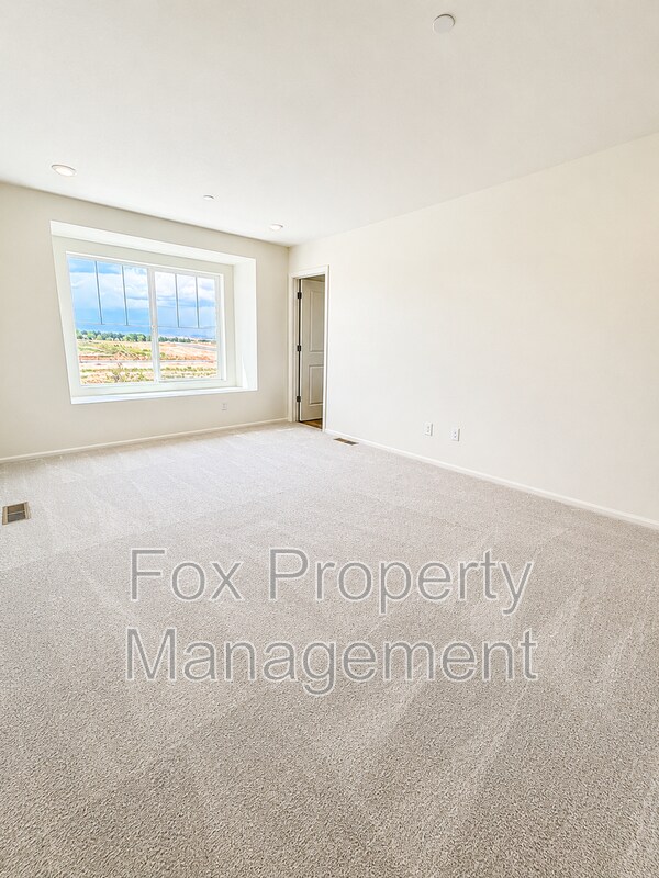 Building Photo - 300 Nighthawk St