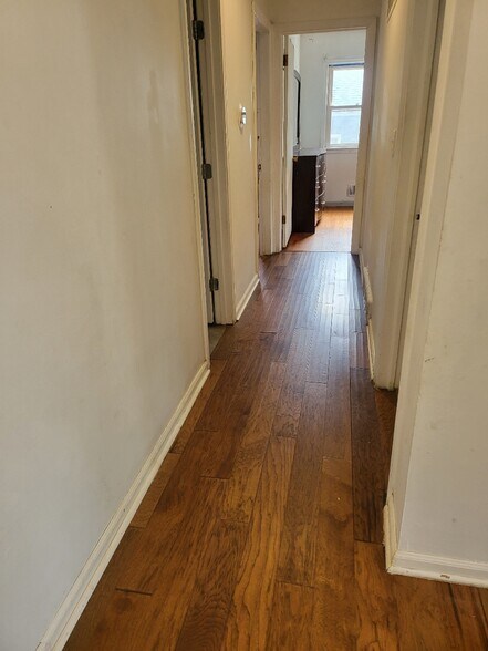 Building Photo - 10113 Belmont Ave
