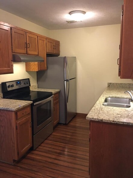 Building Photo - 907 Vattier St