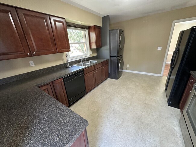 Building Photo - 2948 Candlelight Way