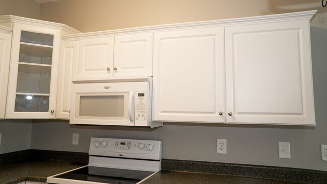 Building Photo - 714 Spence Enclave Ln