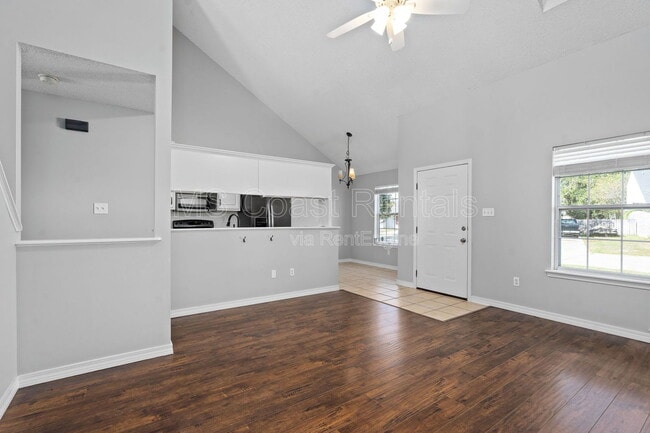 Building Photo - 12206 Breezeway Cir