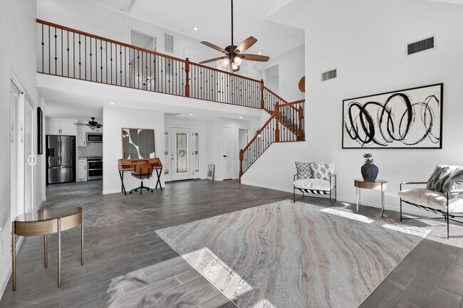 Building Photo - 417 W Hillary Cir