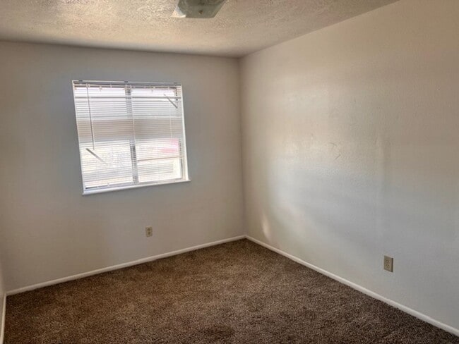 Building Photo - Charming 2 Bedroom, 1 Bathroom Home in Central Cedar City