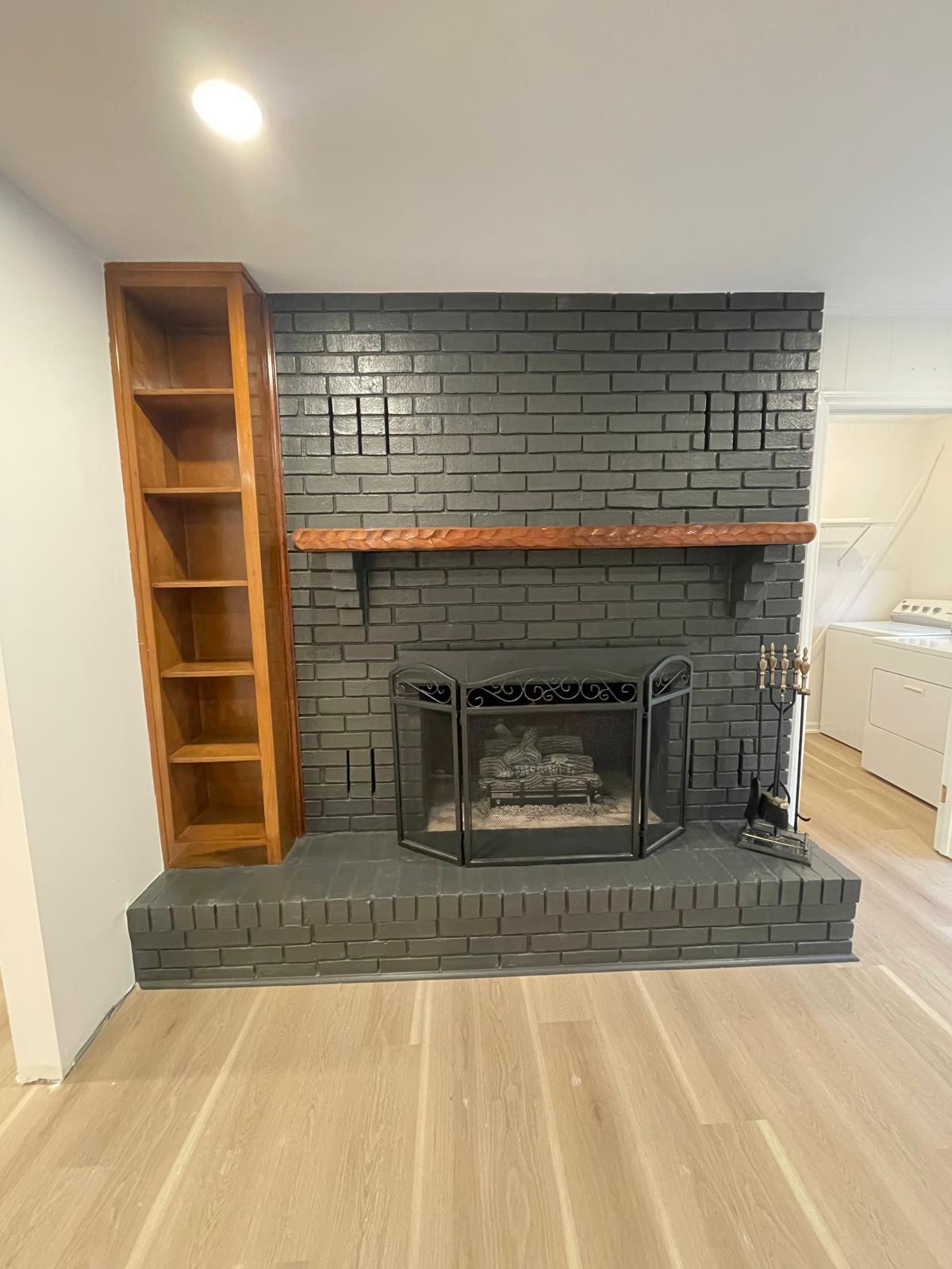 Fireplace detail - 1936 Ashmore Ave