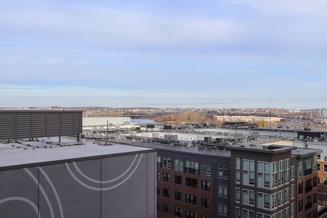 Building Photo - 375 Canal St