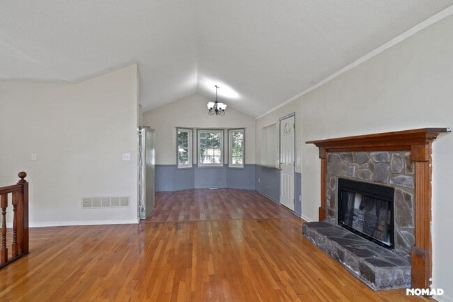 Building Photo - Charming 4BR House in Douglasville