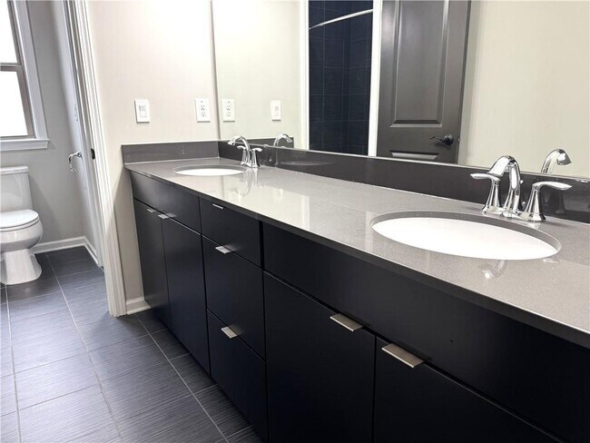 Building Photo - 920 Grove Valley Dr