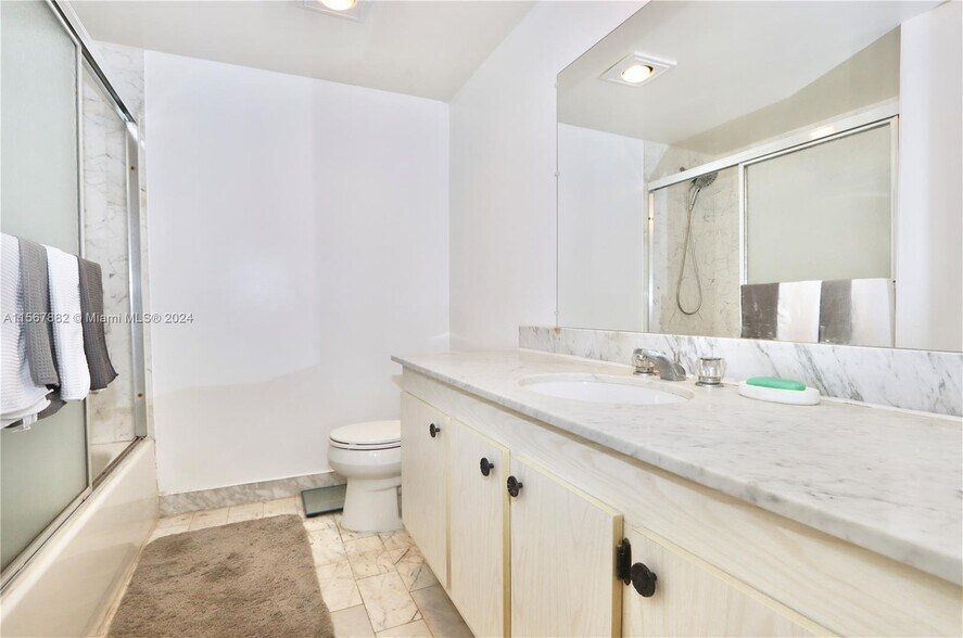 Building Photo - 2401 S Ocean Dr