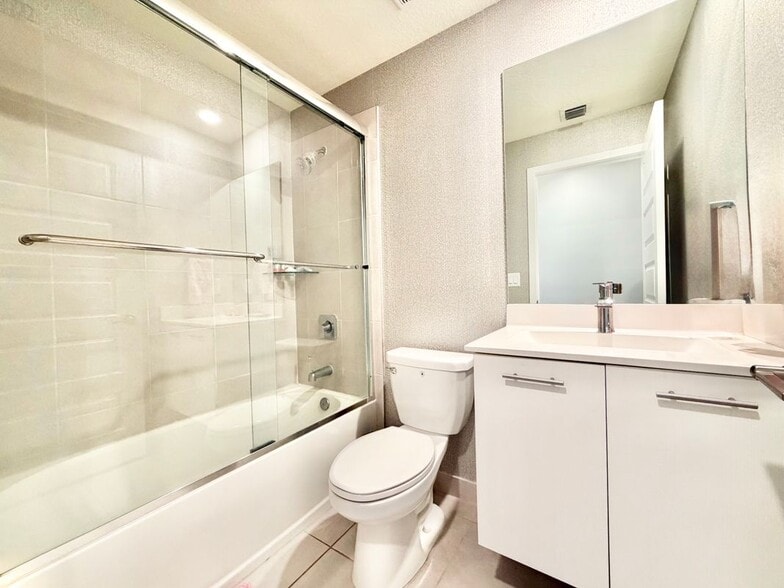 Building Photo - 4861 NW 83rd Path