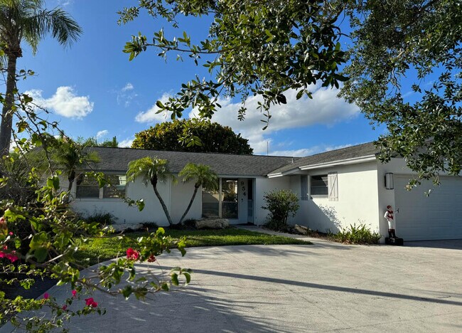 Building Photo - 954 Marlin Cir