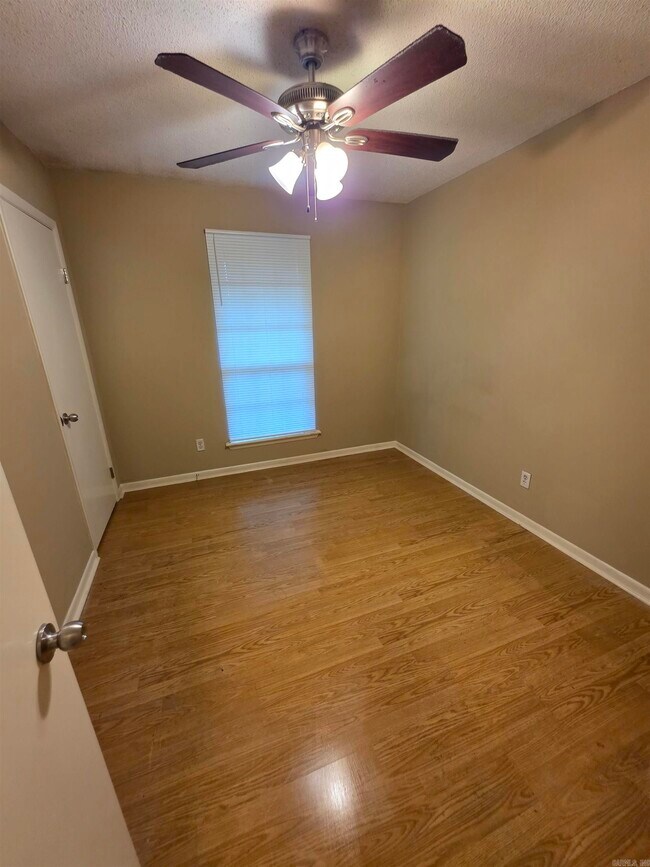 Building Photo - 11615 Ashwood Dr