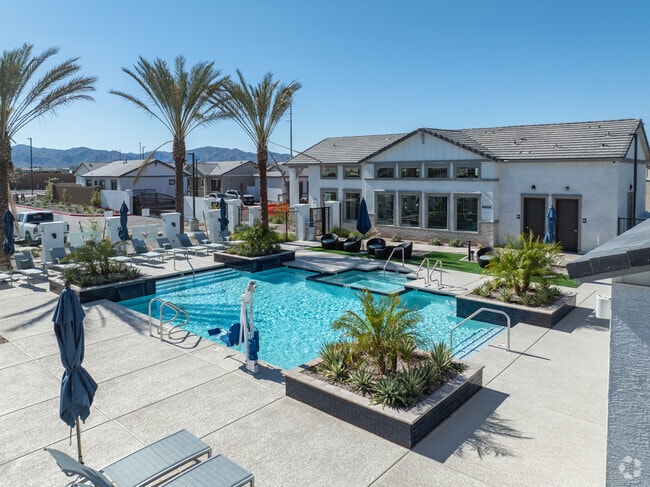 Building Photo - Yardly Paradisi CTC