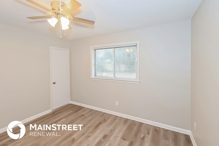 Building Photo - 4229 Forest View Dr