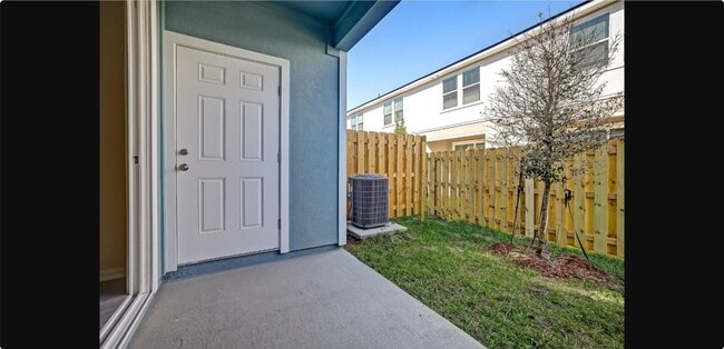 Building Photo - 94 Red House Cir